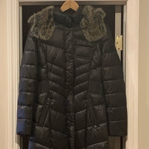 Women’s hooded faux fur puffer coat